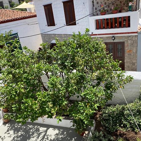Douskos Uptown Living Hotel Hidra Exterior foto