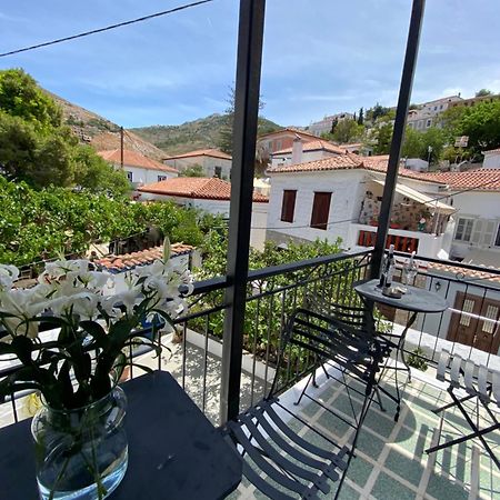 Douskos Uptown Living Hotel Hidra Exterior foto