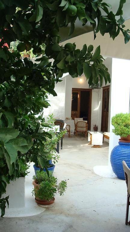 Douskos Uptown Living Hotel Hidra Exterior foto