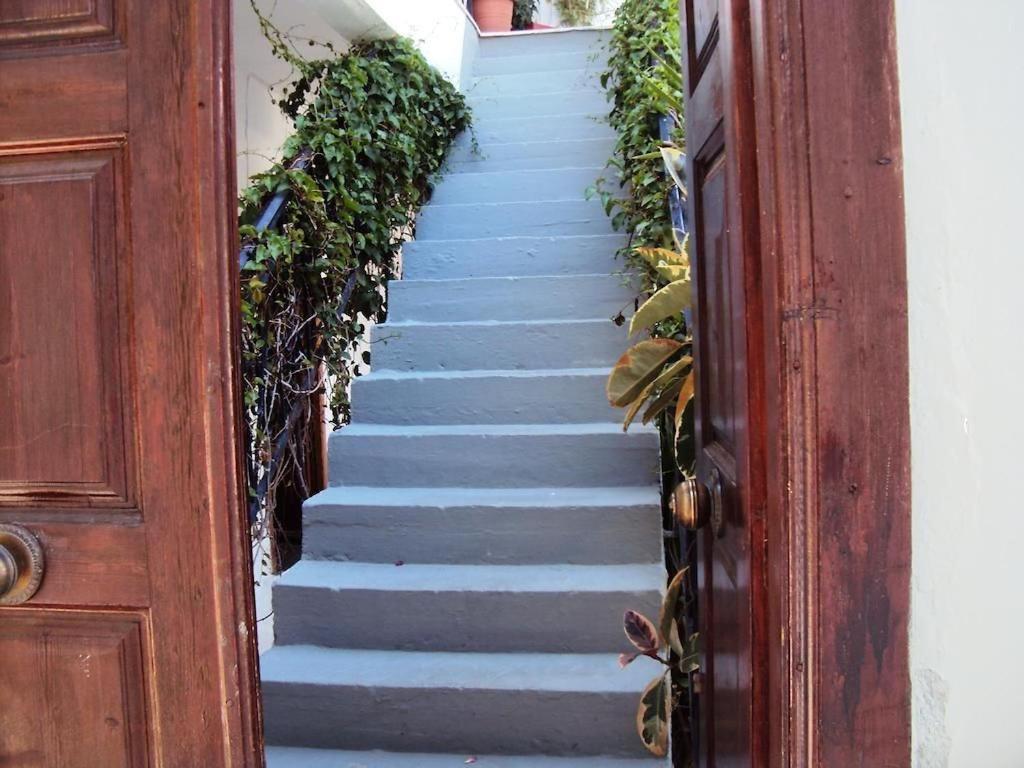 Douskos Uptown Living Hotel Hidra Exterior foto