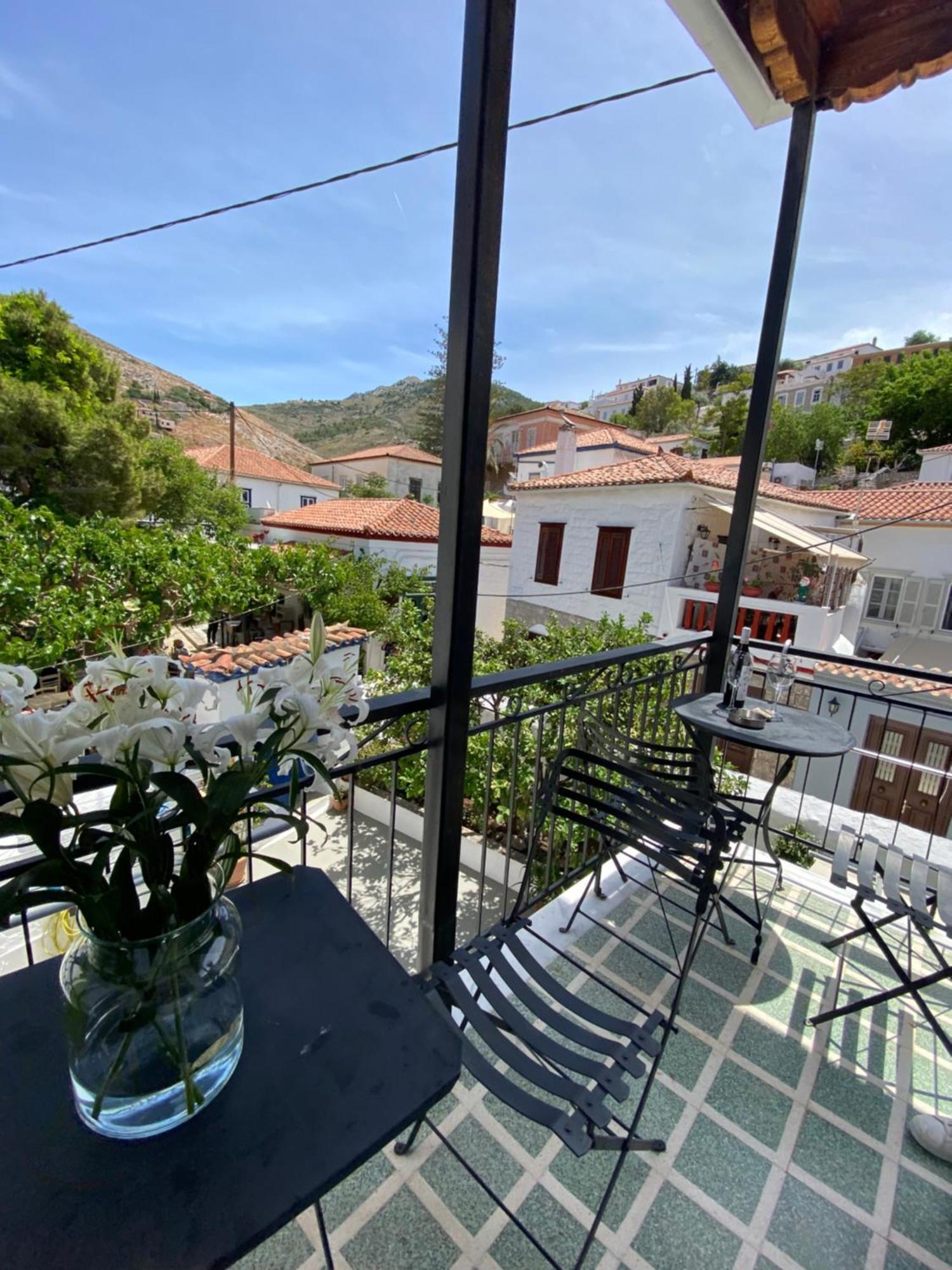 Douskos Uptown Living Hotel Hidra Exterior foto