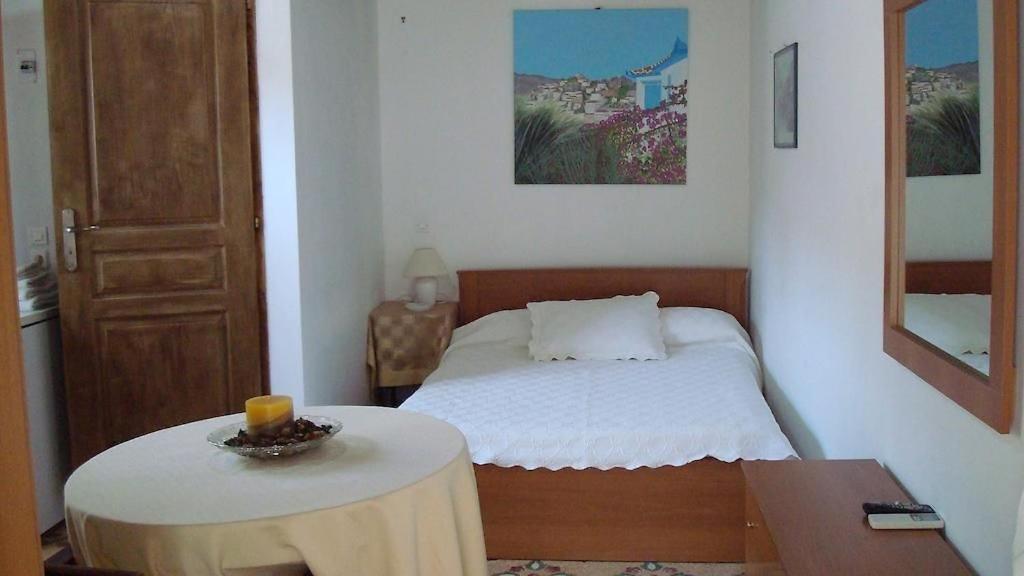 Douskos Uptown Living Hotel Hidra Exterior foto
