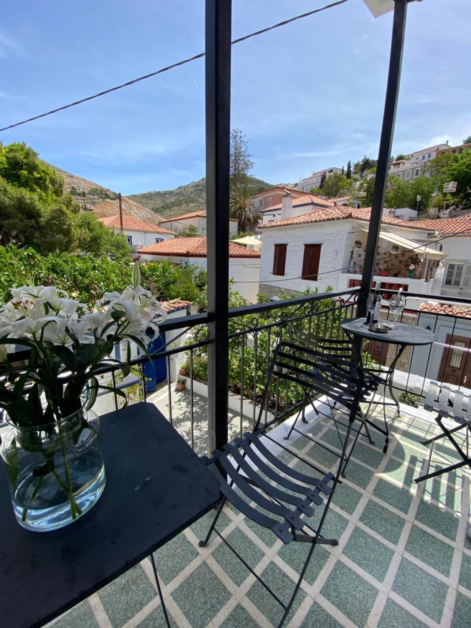 Douskos Uptown Living Hotel Hidra Exterior foto